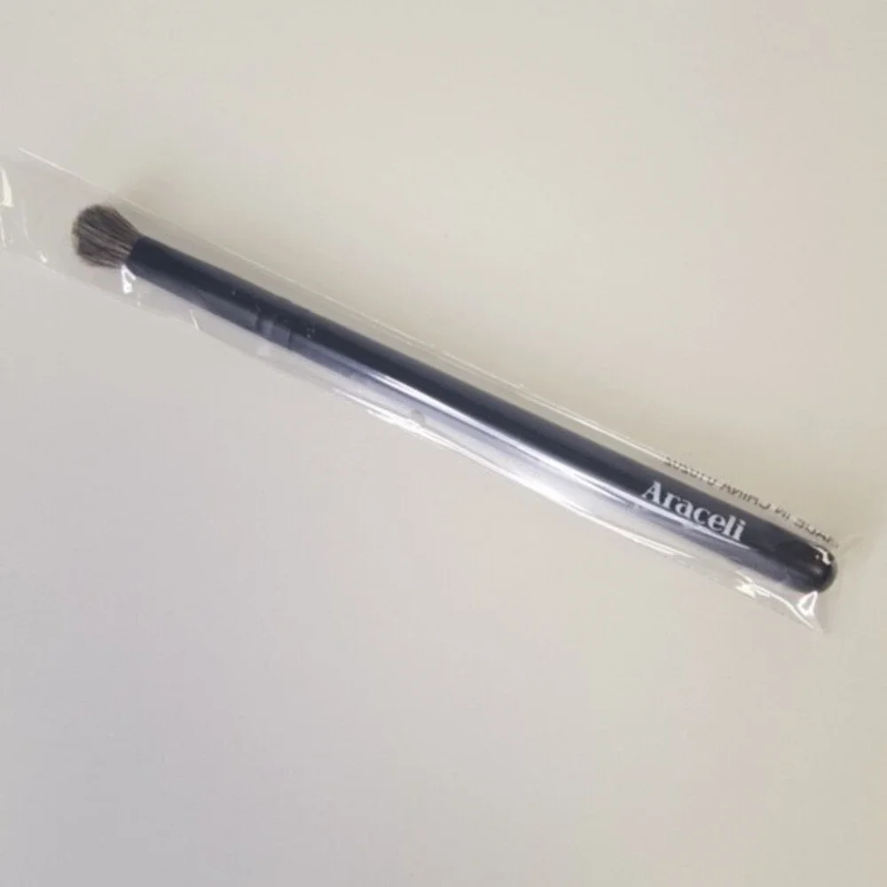 Araceli Chiquita Blending Brush NEW 5/$25